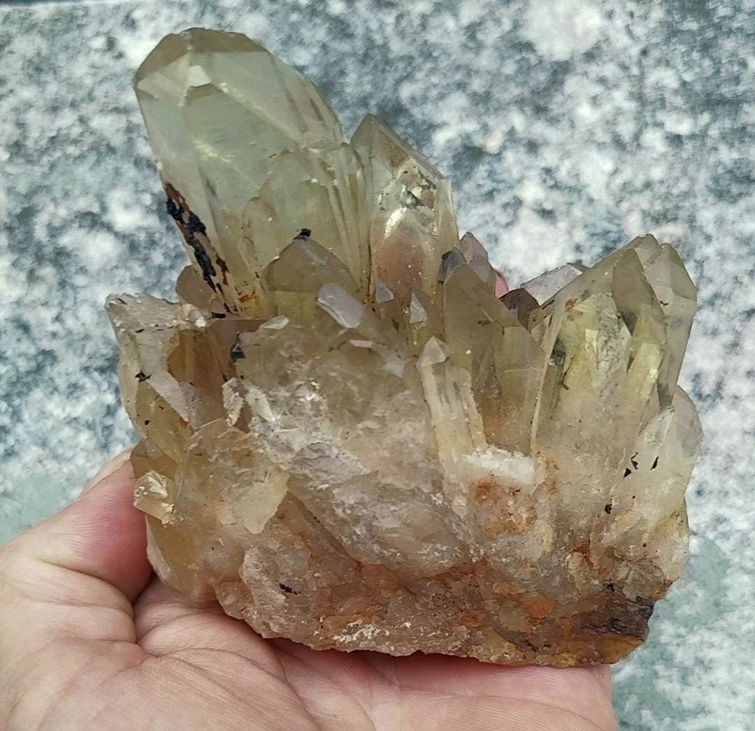 Amas de cristaux naturels de Citrine