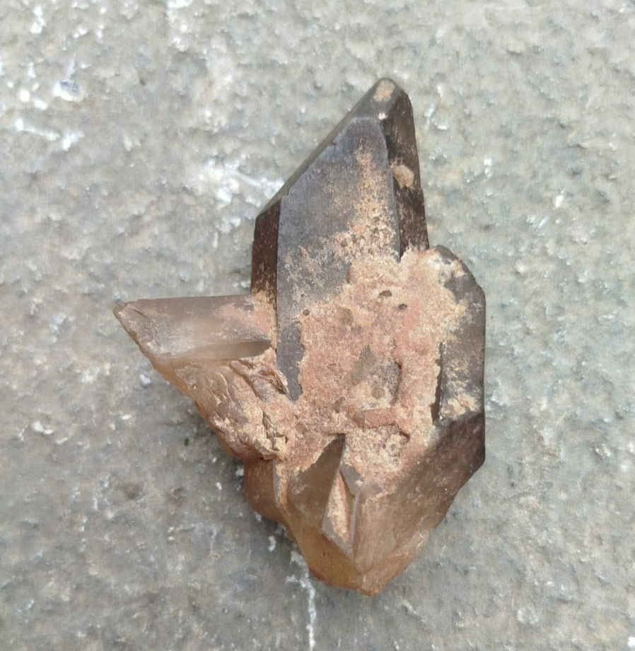 Amas de cristaux naturels de Quartz Fumé/Citrine