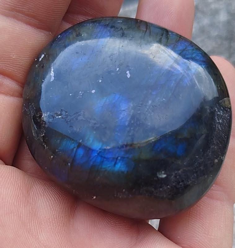 Pierre de paume en Labradorite