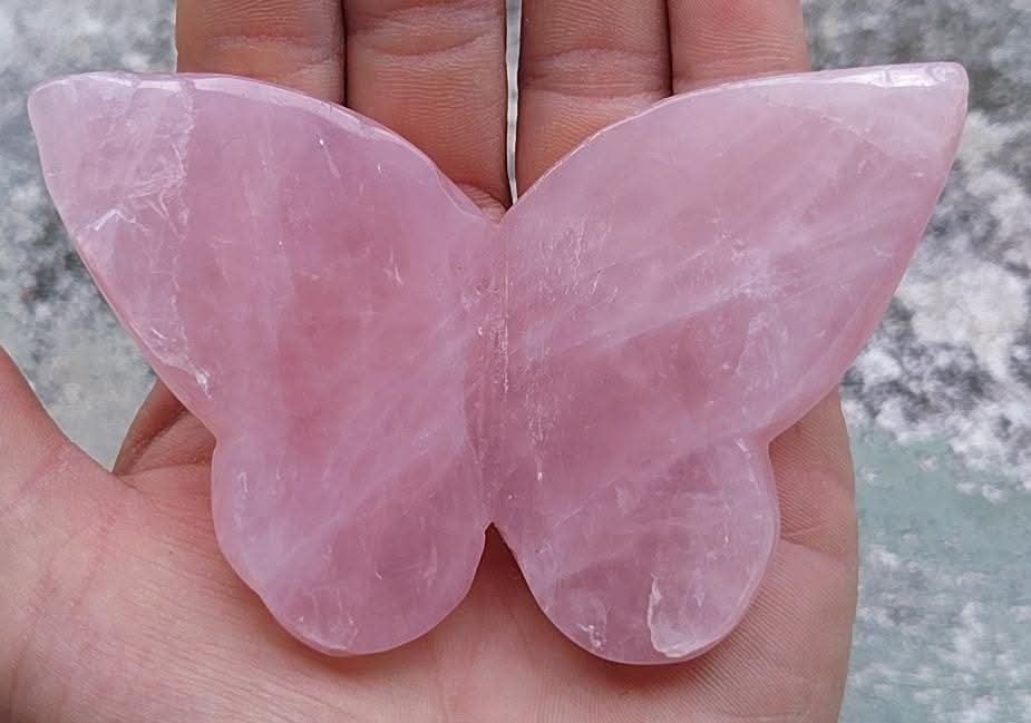 Papillon en quartz rose.
