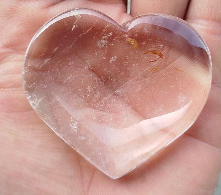 Cœur en quartz clair.
