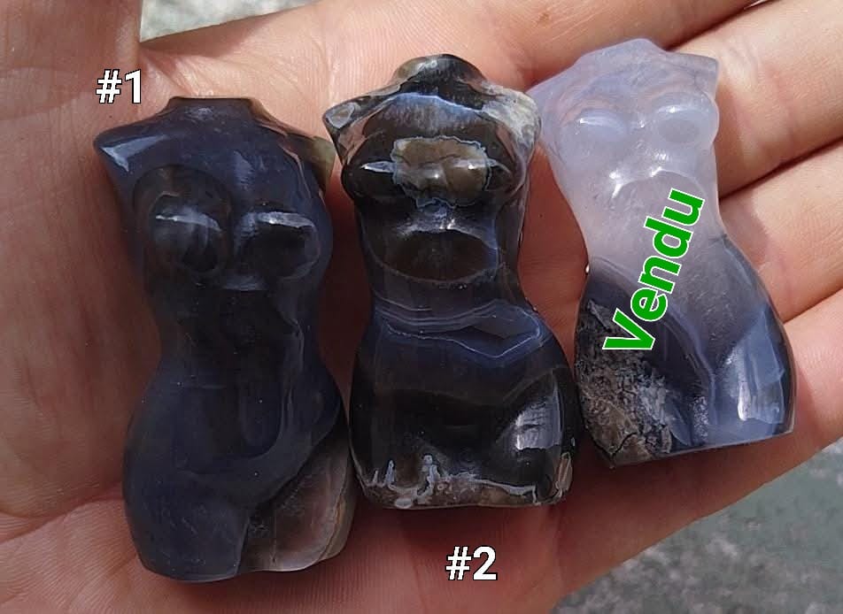 Sculptures de corps de femme en Agate de volcan ( avec UV reaction)
