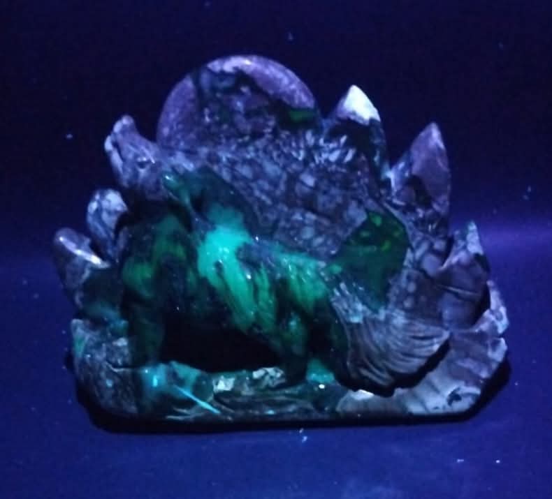 Sculpture de Loup en Agate Volcano