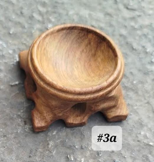 Support en bois pour sphère.
