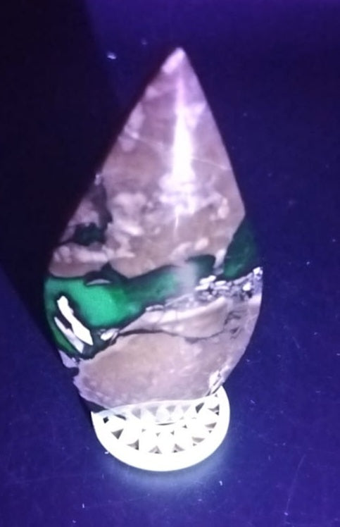 Goutte polie en Agate Volcan (avec UV reaction)