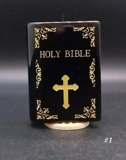 Biblia en varias piedras.