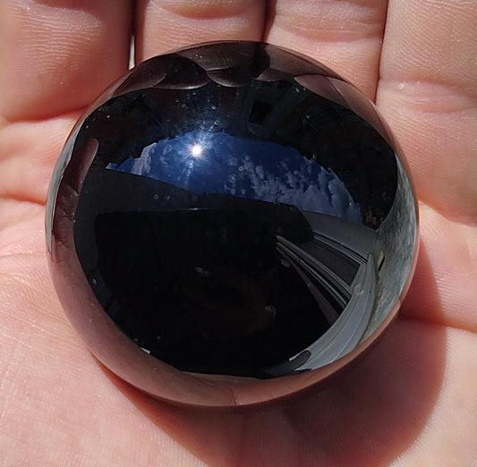 Esfera de obsidiana negra