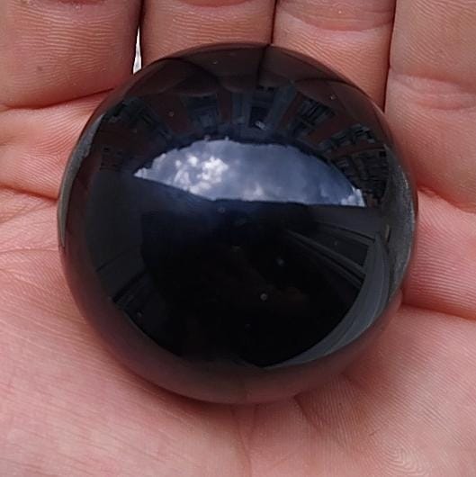 Esfera de obsidiana negra
