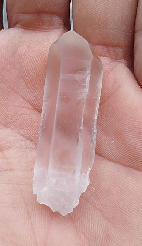 Pointe naturelle de quartz clair