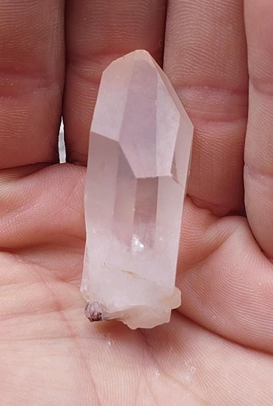 Pointe naturelle de quartz clair