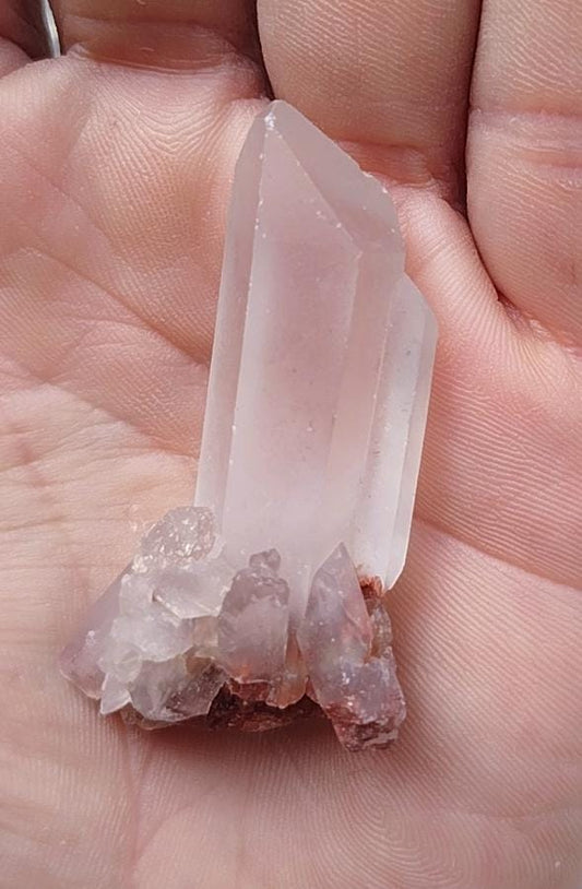 Pointe naturelle de quartz clair