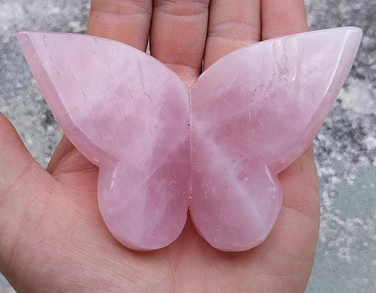 Papillon en quartz rose.