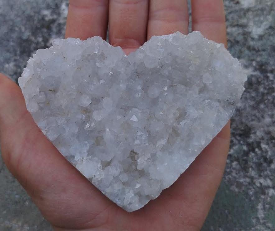 Cœur en quartz clair.