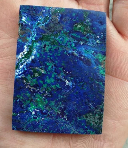 Plaque d'azurite avec malachite polie.