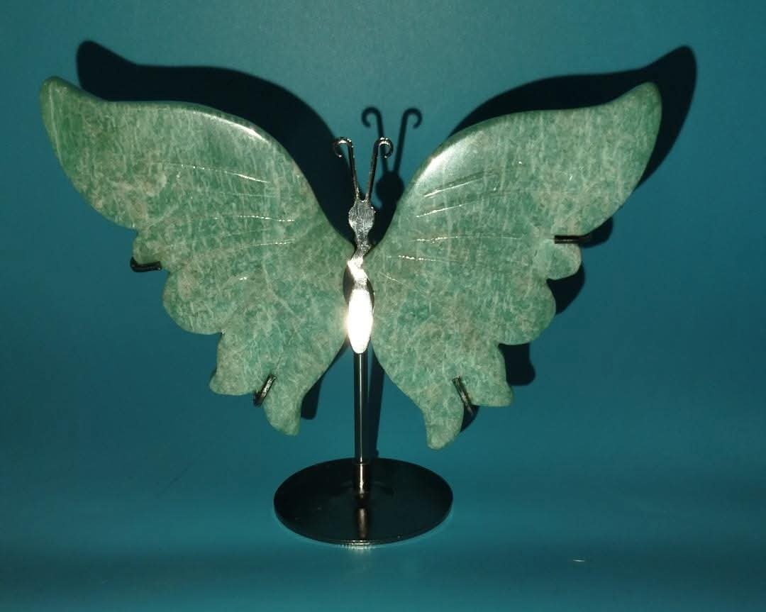 Une paire d'ailes de papillon en amazonite.