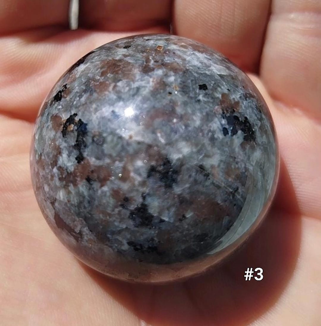 Esfera de yooperlita (con reacción UV)